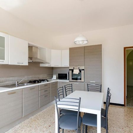 Joivy Family Flat With 3 Balconies, 10 Min To Beach โมเนเลีย ภายนอก รูปภาพ