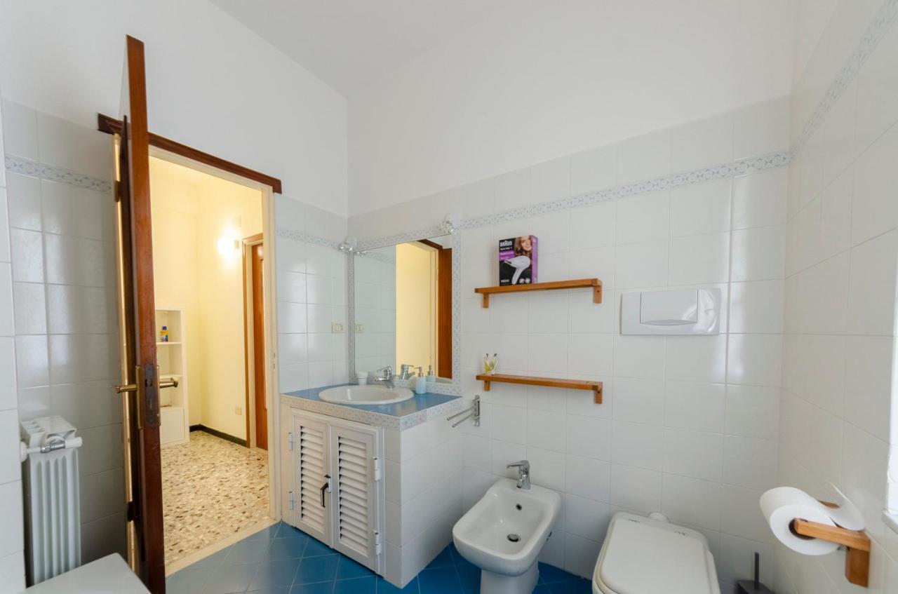 Joivy Family Flat With 3 Balconies, 10 Min To Beach โมเนเลีย ภายนอก รูปภาพ